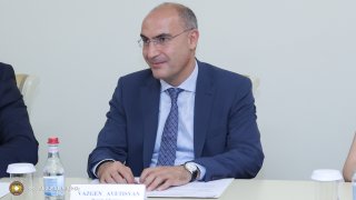 Քննչական կոմիտեի նախագահ Արթուր Պողոսյանն ընդունել է ՀՀ-ում Հնդկաստանի դեսպանին